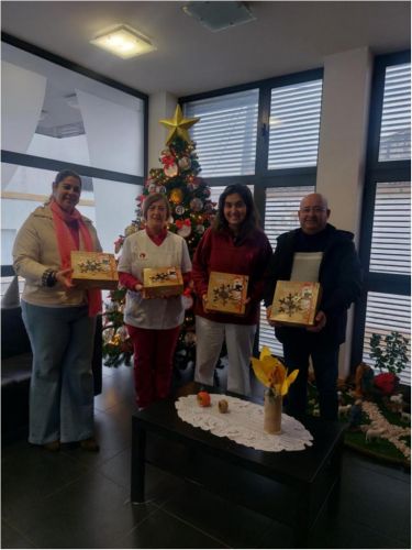 Distribui&ccedil;&atilde;o de Bolos-Rei pelas IPSS, Associa&ccedil;&otilde;es da Freguesia, Bombeiros e GNR de Monforte